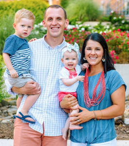 Picture of Sarah Cash with her husband and 2 children